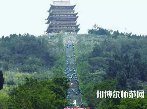 南充華西幼兒師范中等職業(yè)技術(shù)學(xué)校2020年報(bào)名條件、招生要求、招生對(duì)象 