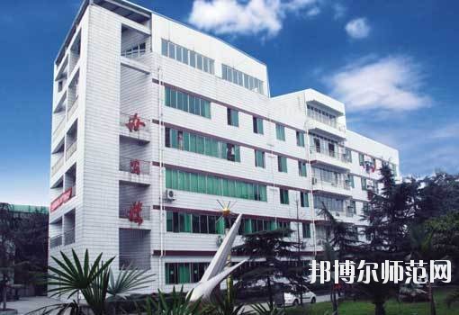 成都實(shí)驗(yàn)商貿(mào)幼兒師范管理學(xué)校2020年報(bào)名條件、招生要求、招生對(duì)象