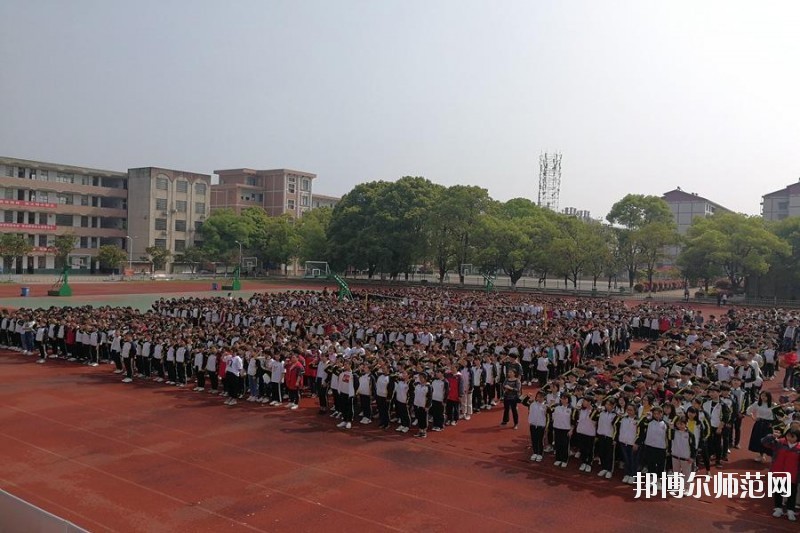 陜西工貿(mào)職業(yè)中等專業(yè)師范學(xué)校2020年報(bào)名條件、招生要求、招生對(duì)象