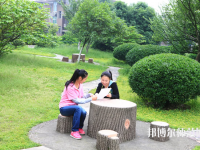 湖南中專幼師學?？梢钥即髮? /><b>湖南中專幼師學校可以考大專嗎</b><span>2019-09-09 10:58</span><p>如今，許多中專幼師學校都可以報讀大專的，但學生們也需要選擇一所可靠的學校。而學校的報讀學生多不多，可以看出學校的受歡迎程</p></a></li>
            <li><a href=