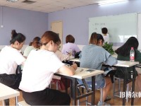 廣東2020年幼師學(xué)校中專升大?？际裁? /><b>廣東2020年幼師學(xué)校中專升大?？际裁?/b><span>2019-11-21 14:52</span><p>現(xiàn)在很多同學(xué)在初中讀完之后就放棄讀高中而去選擇一個(gè)中專的職業(yè)院校就讀幼師專業(yè)，這樣固然是節(jié)省時(shí)間，可以早點(diǎn)工作，但是年齡</p></a></li>
            <li><a href=