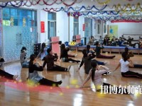 遵義2020年中專幼師學(xué)?？梢钥即髮? /><b>遵義2020年中專幼師學(xué)?？梢钥即髮?/b><span>2020-02-26 17:12</span><p>遵義2020年中專幼師學(xué)校可以考大專嗎?現(xiàn)在越來(lái)越多的學(xué)生看重升學(xué)了，以往大部分的學(xué)生在讀完中職之后就是出去就業(yè)了，而現(xiàn)在更</p></a></li>
            <li><a href=