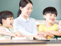 金昌2020年幼師學(xué)校中專升大?？际裁? /><b>金昌2020年幼師學(xué)校中專升大?？际裁?/b><span>2020-04-20 14:47</span><p>幼師學(xué)校中專升大?？际裁?在現(xiàn)在這個(gè)看學(xué)歷的社會(huì)，學(xué)歷文憑當(dāng)然是越高越好，很多現(xiàn)在讀中專的學(xué)生都會(huì)考慮參加單招考試或者是</p></a></li>
            <li><a href=