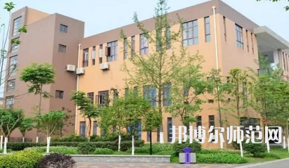 2023年郫縣友愛職業(yè)技術(shù)幼兒師范學(xué)校報(bào)名條件、招生對象