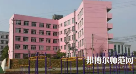 2023年達州高級技工幼兒師范學校報名條件、招生對象